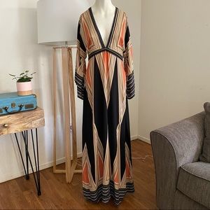 Lulu’s Montecito V-neck Black Maxi Dress Large